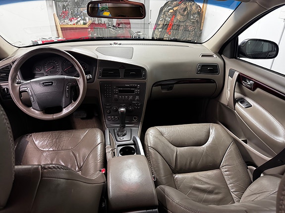 Volvo XC70 7 of 7