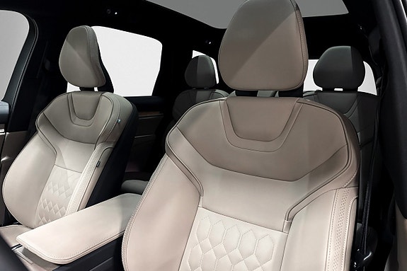 Volvo EX90 10 of 26