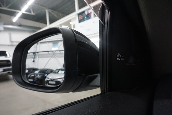 Volvo V40 Cross Country 22 of 25