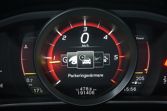 Volvo V40 Cross Country 21 of 25