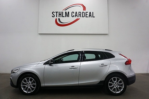 Volvo V40 Cross Country 3 of 25