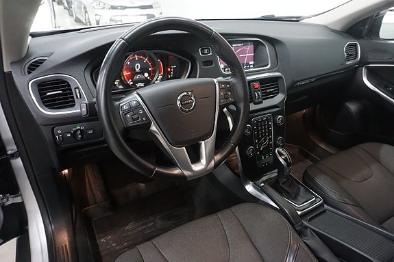 Volvo V40 Cross Country 13 of 25