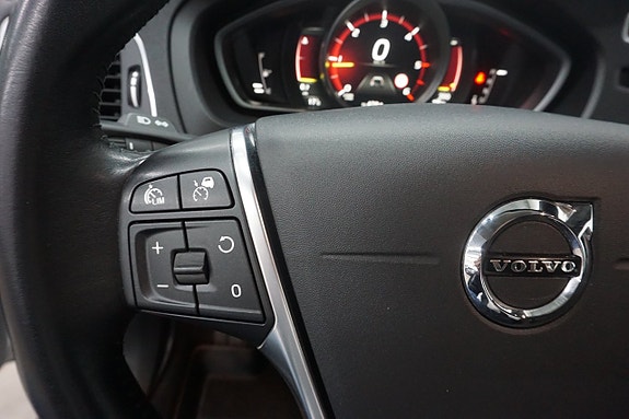 Volvo V40 Cross Country 15 of 25