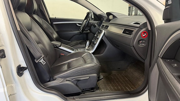 Volvo XC70 11 of 26