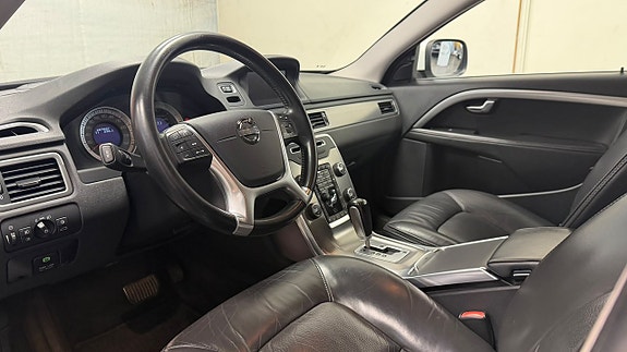 Volvo XC70 10 of 26