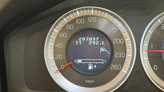 Volvo XC70 16 of 26