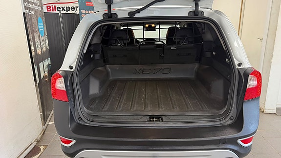 Volvo XC70 8 of 26