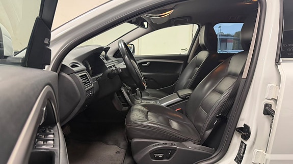 Volvo XC70 22 of 26