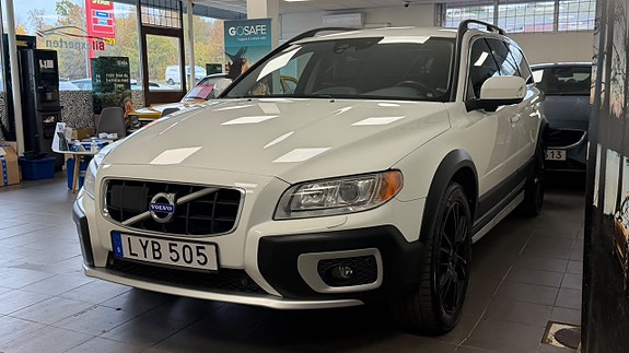 Volvo XC70 3 of 26