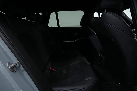 BMW 330e 20 of 20