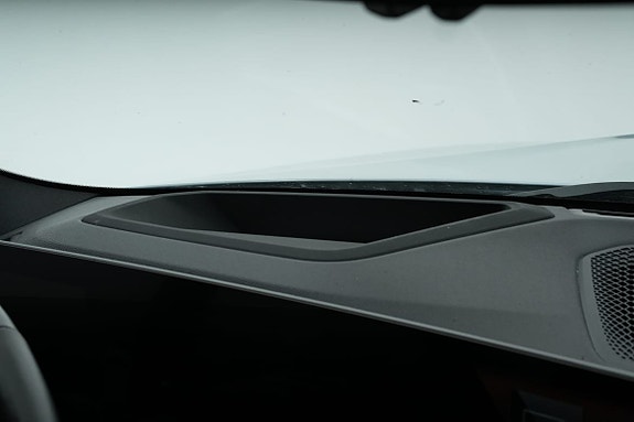 BMW 330e 19 of 20