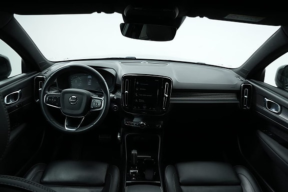 Volvo XC40 17 of 21