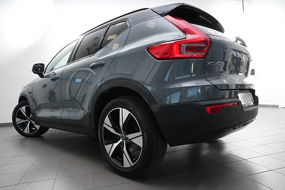 Volvo XC40 8 of 21