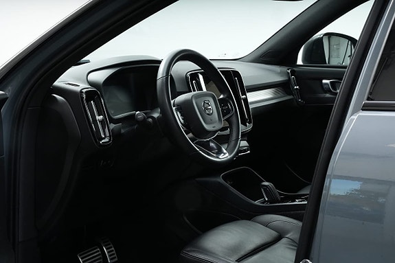 Volvo XC40 14 of 21