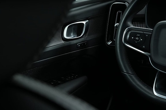 Volvo XC40 18 of 21