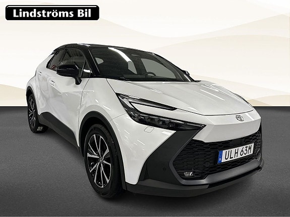 Toyota C-HR 3 of 19