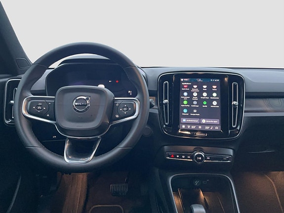 Volvo XC40 10 of 20