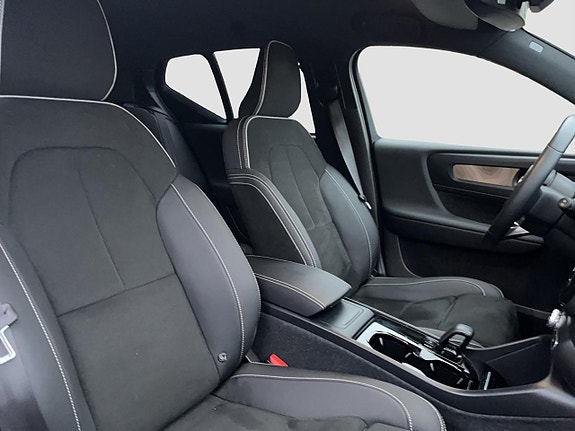 Volvo XC40 11 of 20
