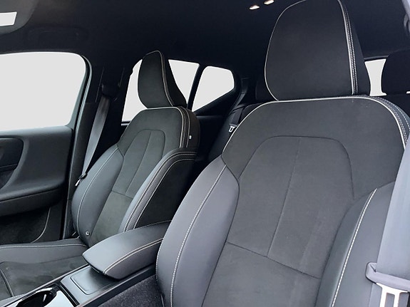 Volvo XC40 14 of 20