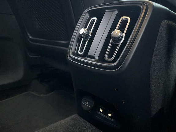 Volvo XC40 15 of 20