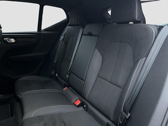 Volvo XC40 13 of 20