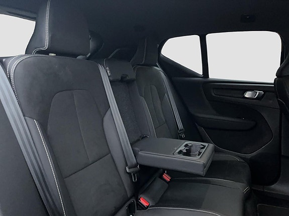 Volvo XC40 12 of 20