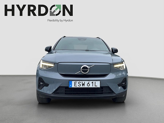 Volvo XC40 2 of 20