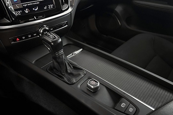 Volvo V60 Cross Country 14 of 15