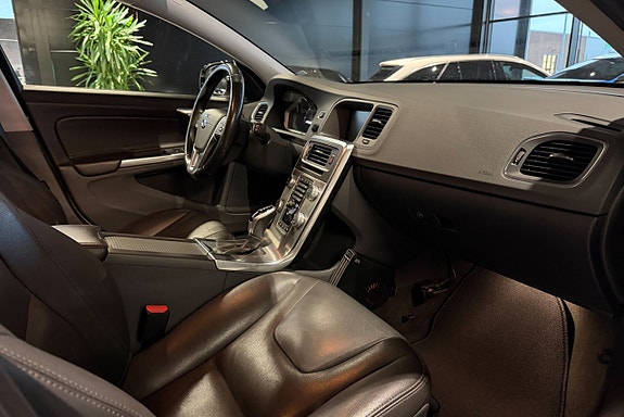 Volvo V60 Cross Country 6 of 10