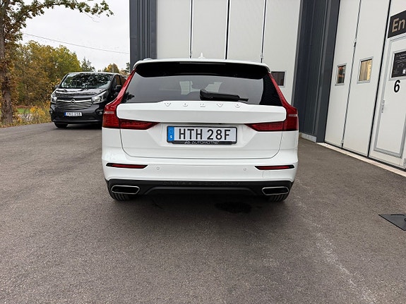 Volvo V60 Cross Country 5 of 26