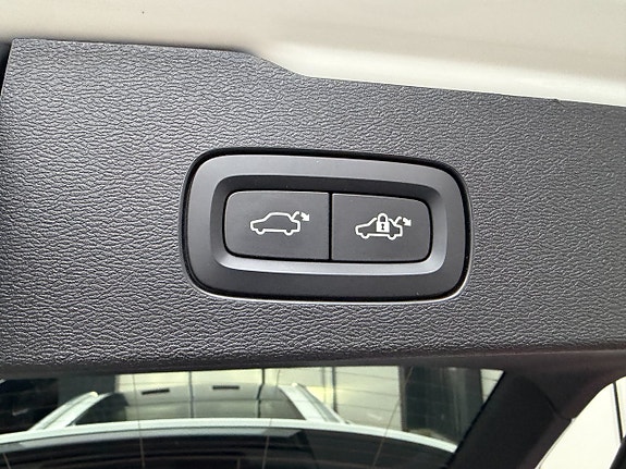 Volvo V60 Cross Country 22 of 26