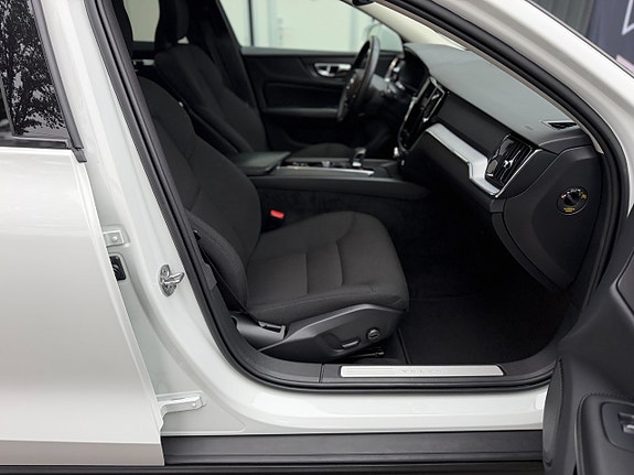 Volvo V60 Cross Country 12 of 26