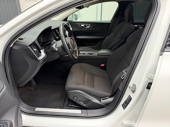 Volvo V60 Cross Country 11 of 26