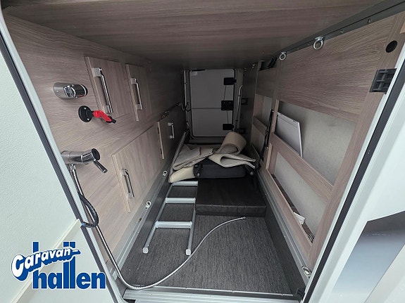 KABE Travelmaster x 780 LGB (Solpanel/AC/Dragkrok/E&P hydrauliska stödben/5e bälte 8 of 24