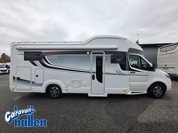 KABE Travelmaster x 780 LGB (Solpanel/AC/Dragkrok/E&P hydrauliska stödben/5e bälte