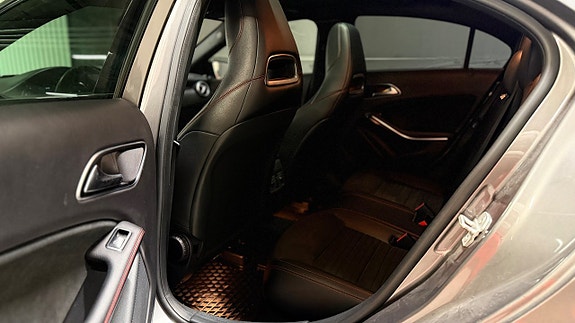 Mercedes-Benz A220 d 24 of 30