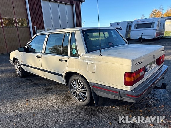 Volvo 740 3 of 6