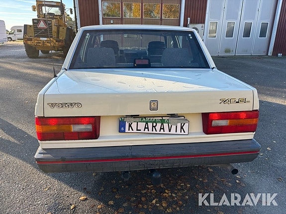 Volvo 740 4 of 6