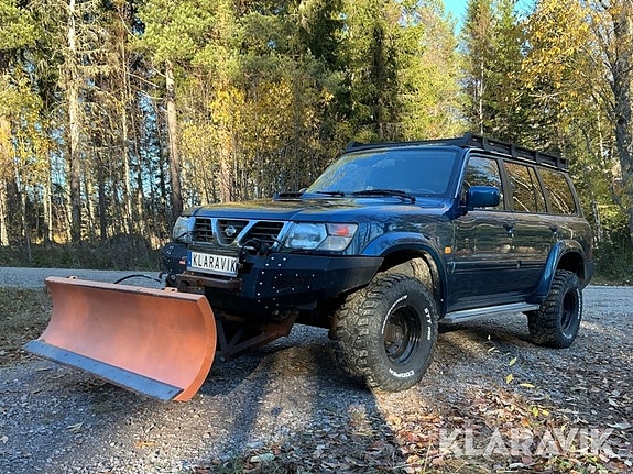 Nissan Patrol 2 of 6