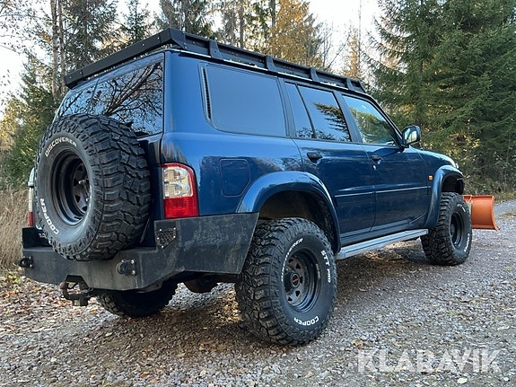 Nissan Patrol 5 of 6