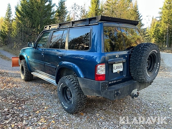 Nissan Patrol 3 of 6