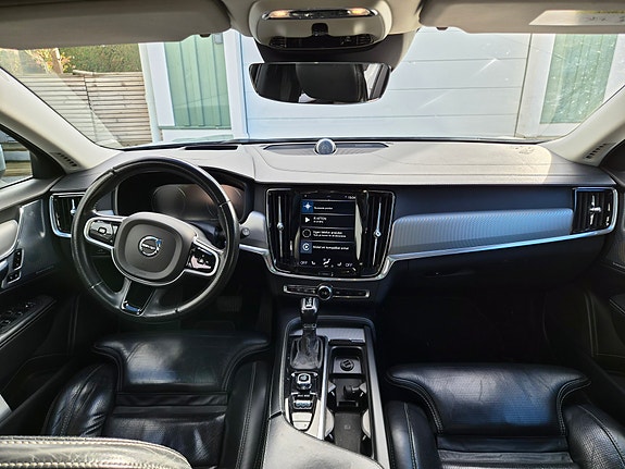 Volvo V90 Cross Country 4 of 11