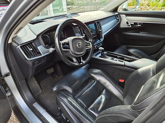Volvo V90 Cross Country 3 of 11