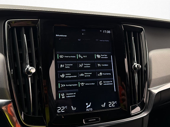 Volvo V90 26 of 30