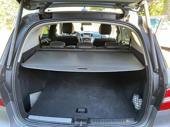 Mercedes-Benz ML 350 4 of 4