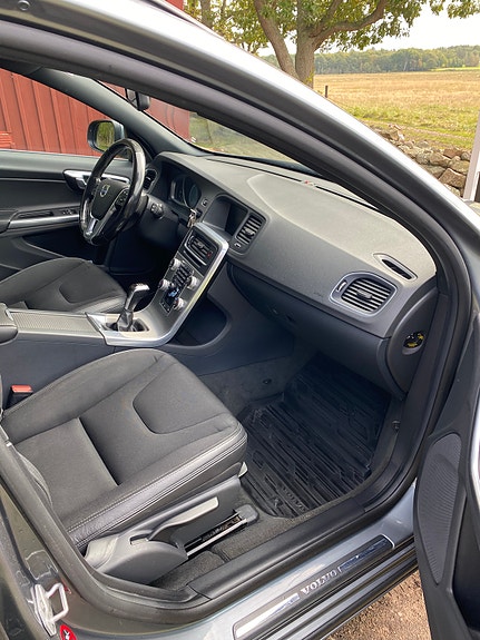 Volvo V60 5 of 7