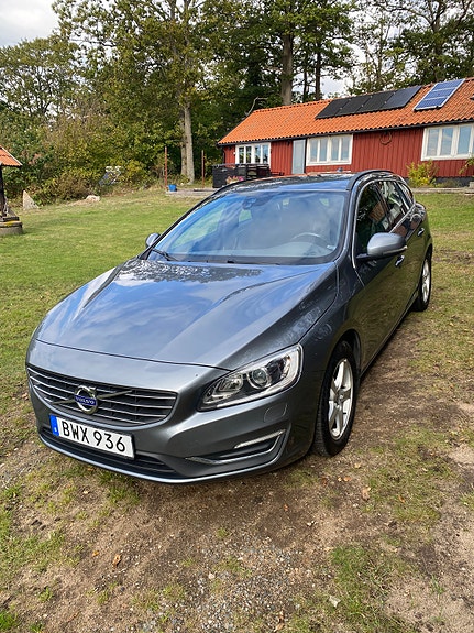 Volvo V60 2 of 7