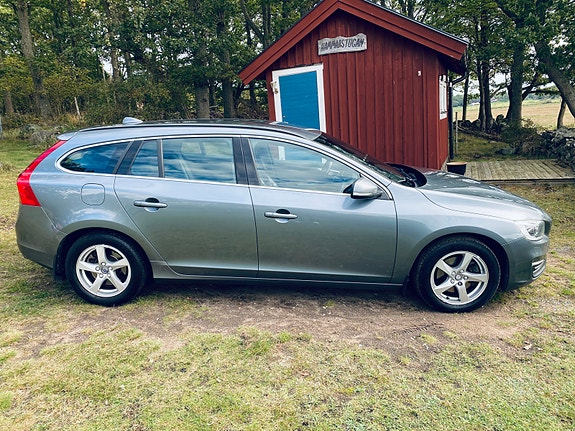 Volvo V60 3 of 7