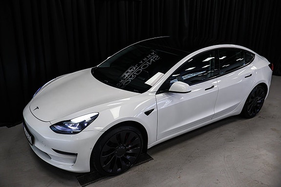 Tesla Model 3 13 of 30