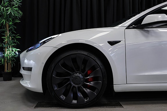 Tesla Model 3 4 of 30